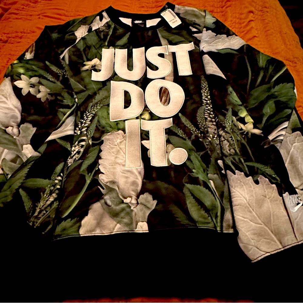 New Nike Sweatshirt